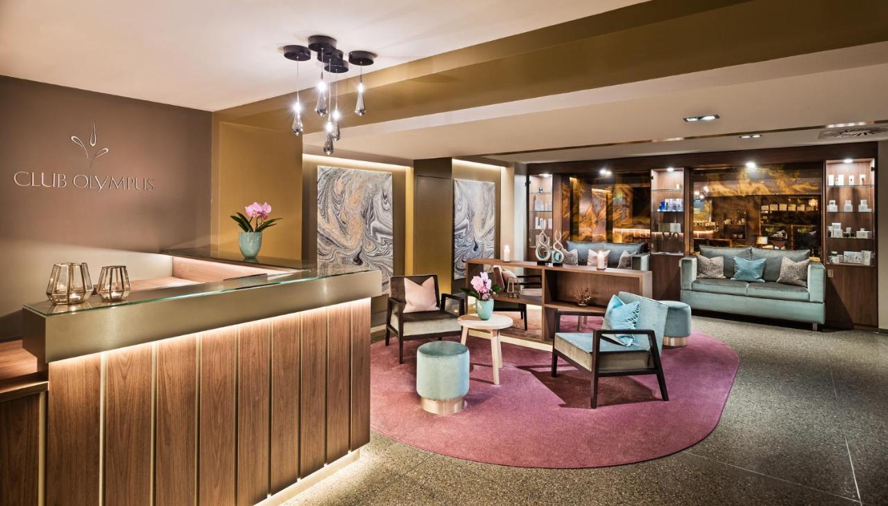 Отель Conrad 5*