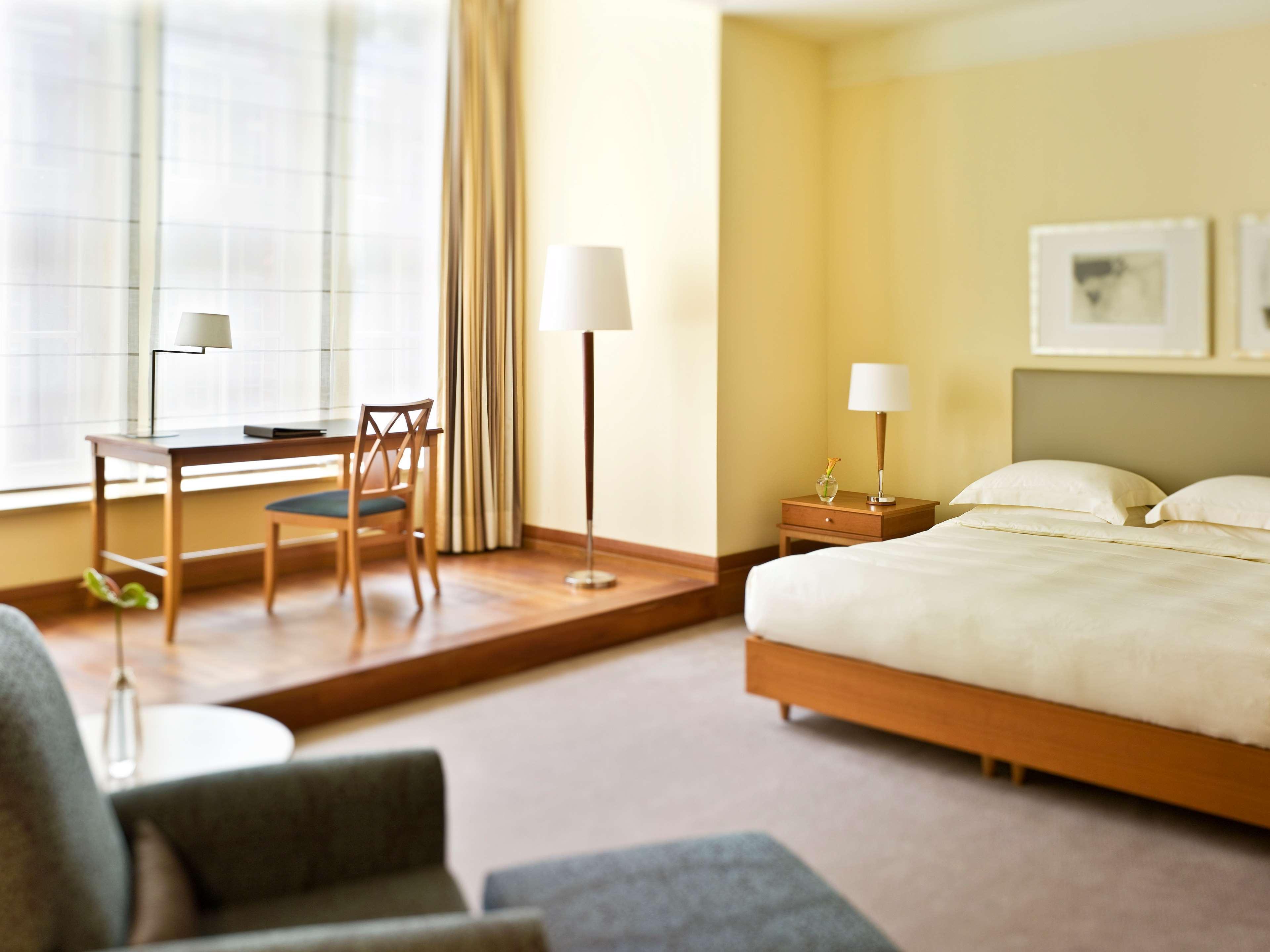 Conrad 5* Гамбург